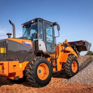 Hitachi 8T Loader for hire