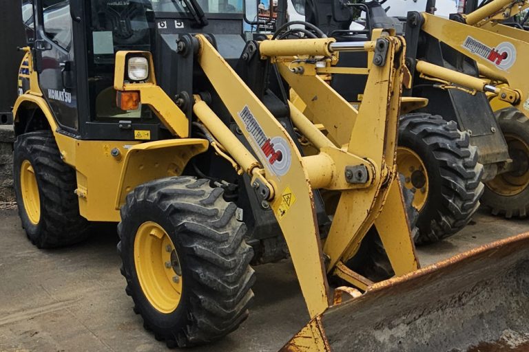4T Loader - Magnum Hire & Equipment